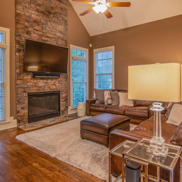 Effective Tips to Clean Your Ceiling Fan with a Vacuum Cleaner