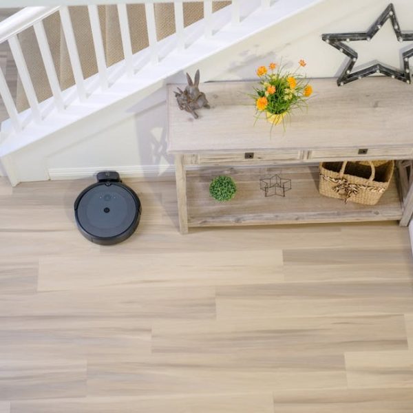 How to Effectively Clean Roomba Sensors and Charging Contacts