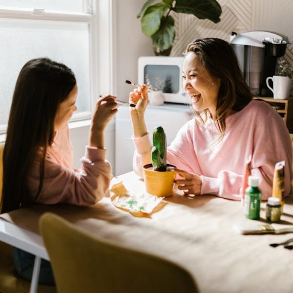 3 Must-Try Solutions for Effortlessly Cleaning Paint Brushes