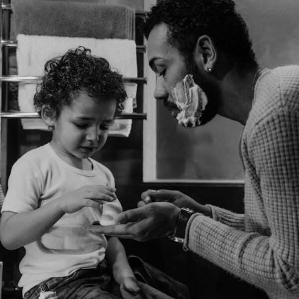 7 Surprising Benefits of Using Shaving Cream to Clean Your Bathroom