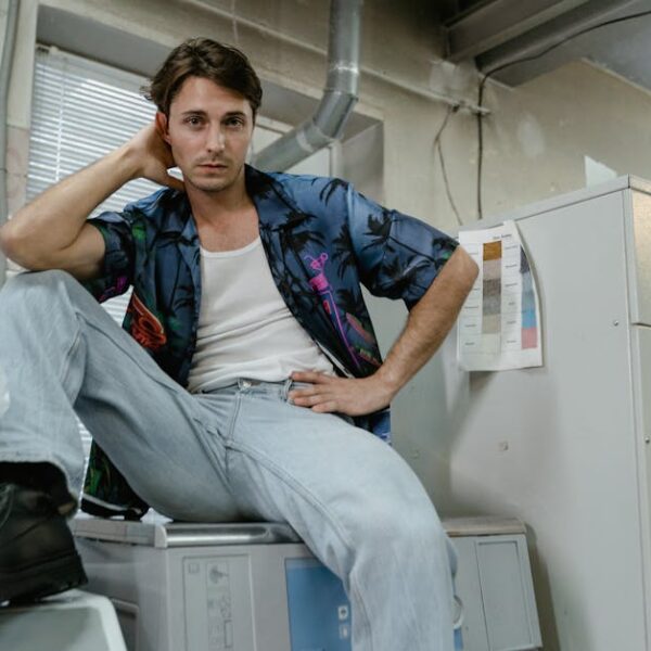 Can You Mix Laundry Detergent and Bleach? (Important Safety Info)