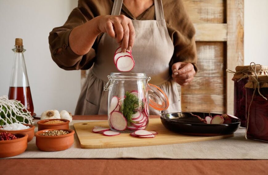 Effortlessly Clean Your Bathroom: Vinegar and Baking Soda Guide