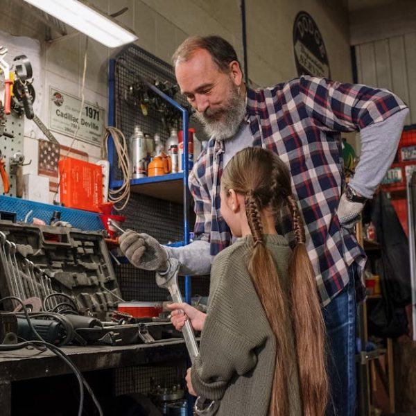 Top Tips for Cleaning and Maintaining Your Garage Door Tracks